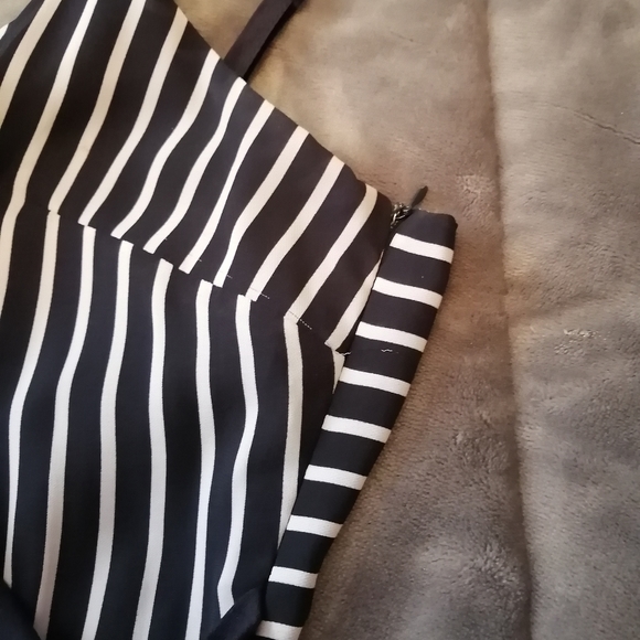 Asymmetrical handkerchief faux wrap dress - Picture 6 of 8